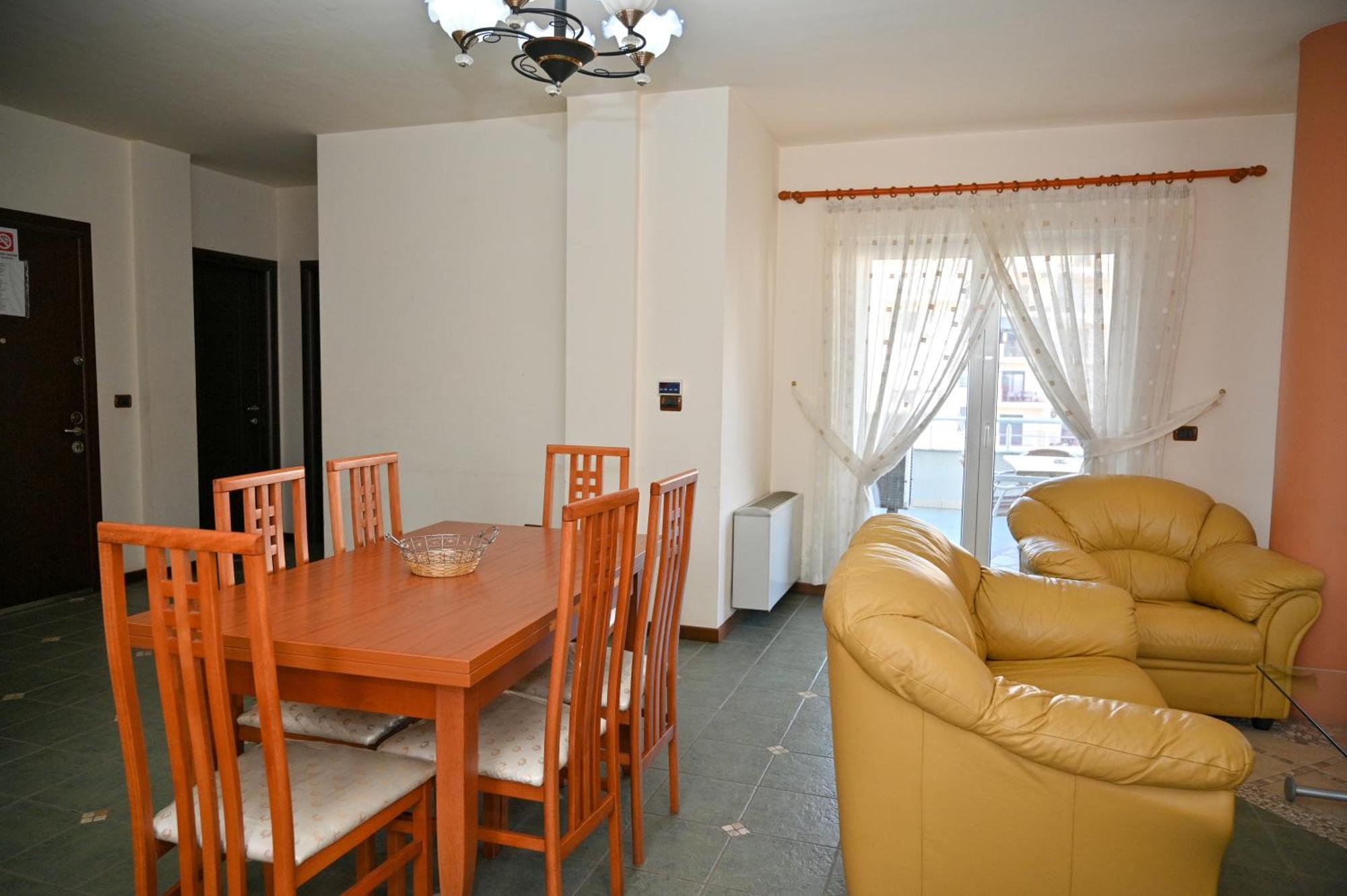 Hotel Vila Emes Дуррес Экстерьер фото
