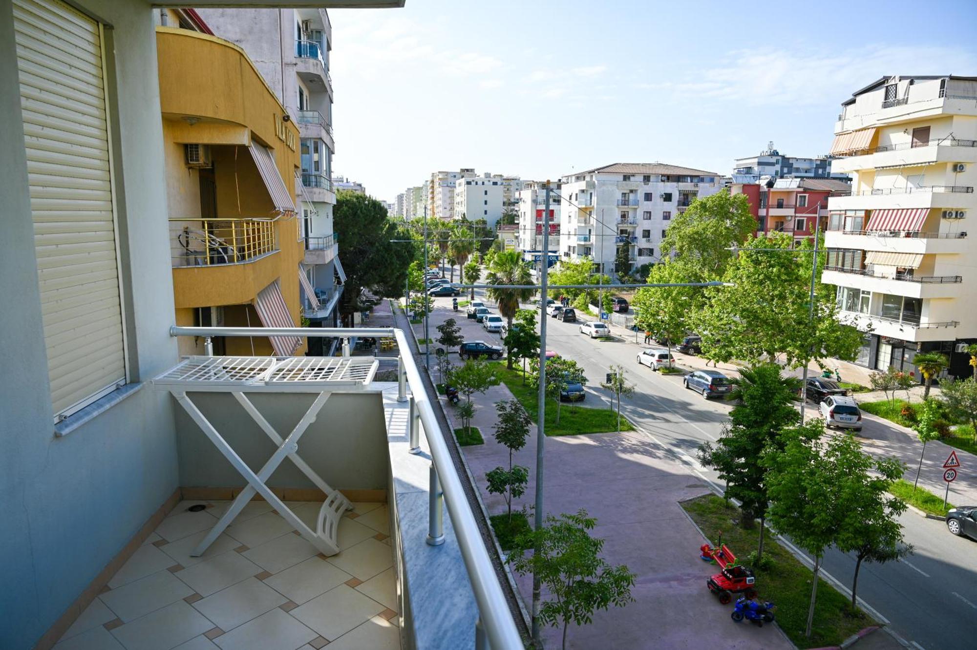 Hotel Vila Emes Дуррес Экстерьер фото