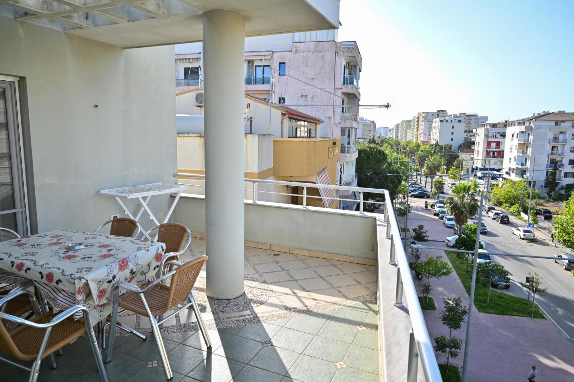 Hotel Vila Emes Дуррес Экстерьер фото