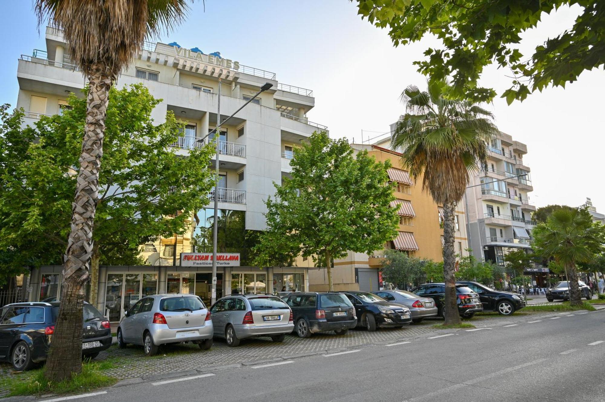 Hotel Vila Emes Дуррес Экстерьер фото